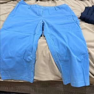 Chico's Vibrant Blue Trousers crab pants size 2 has some sign of discoloring